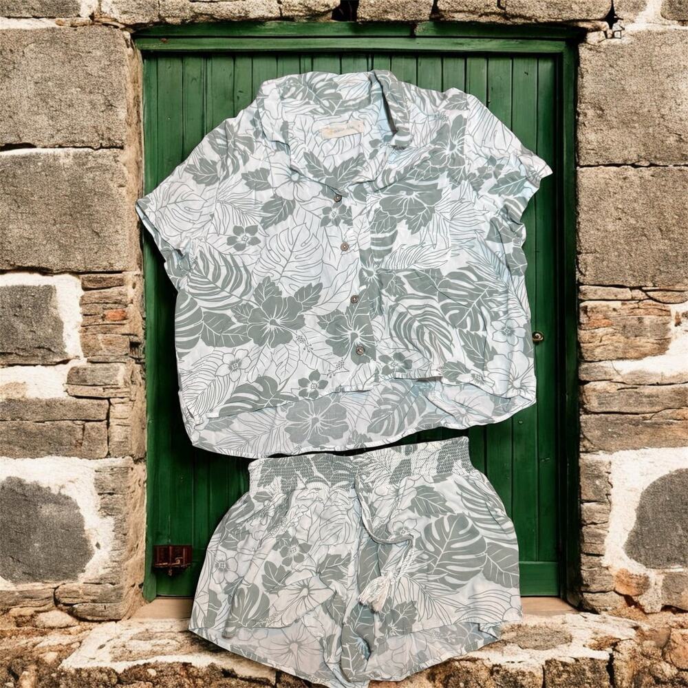 Ocean Drive Women’s 2-Piece Tropical Print Short Set Small Olive Green White